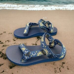Teva universal strap sun and moon sandals size 9